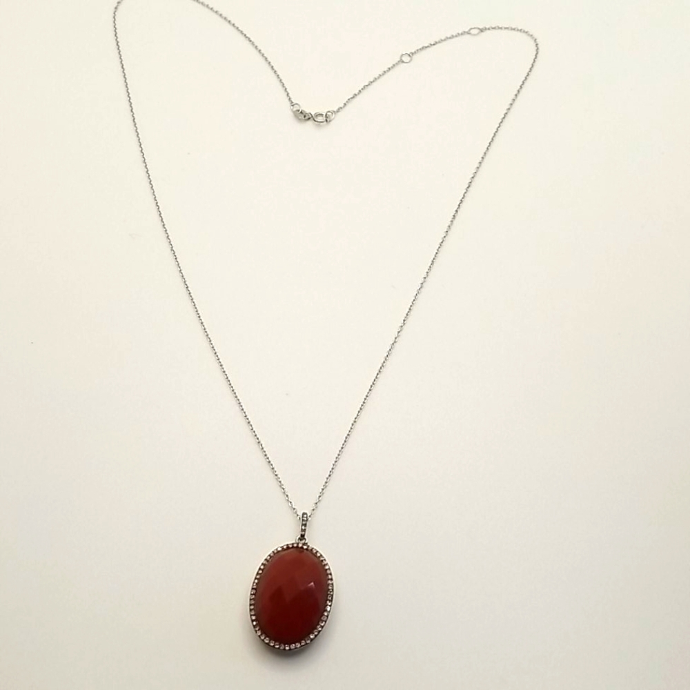 White gold with black rhodium pendant